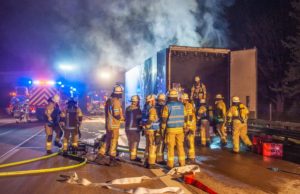 Lkw-Auflieger brennt auf der A7