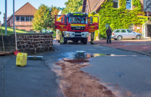 Hydraulikschlauch an Müllauto geplatzt
