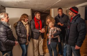 Familie Wilimzig aus Mellendorf erhält „Grüne Hausnummer“